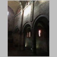 Bologna, photo Miguel Hermoso Cuesta , Interno della chiesa dei Santi Vitale e Agricola.jpg